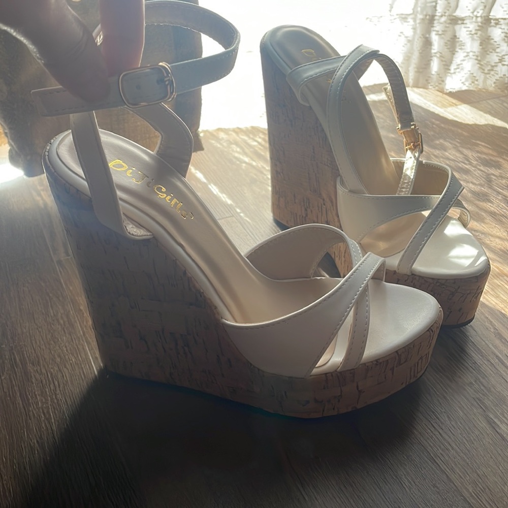 White Wedges - Picture 2 of 4